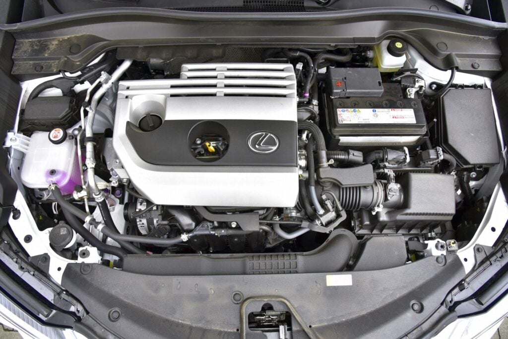 Lexus UX - silnik