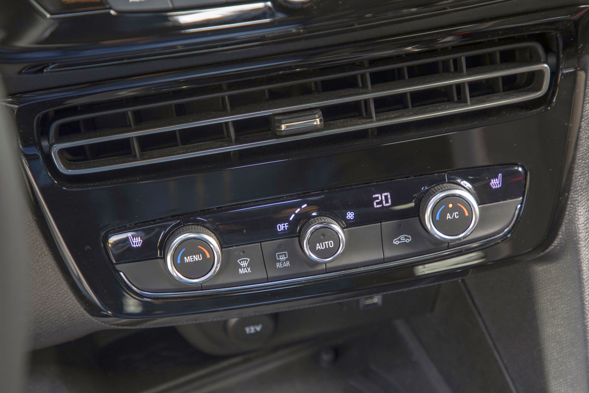 Opel Mokka B - panel klimatyzacji