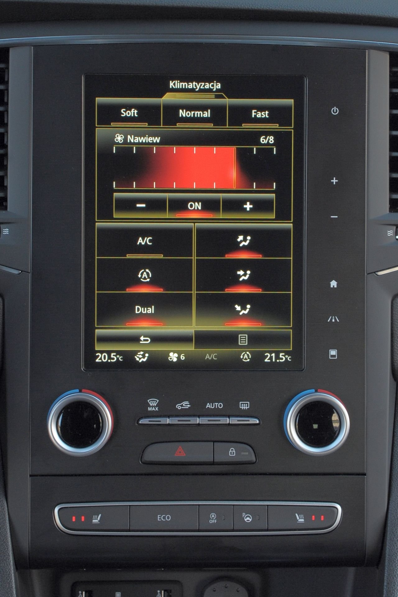 Renault Megane IV - ekran