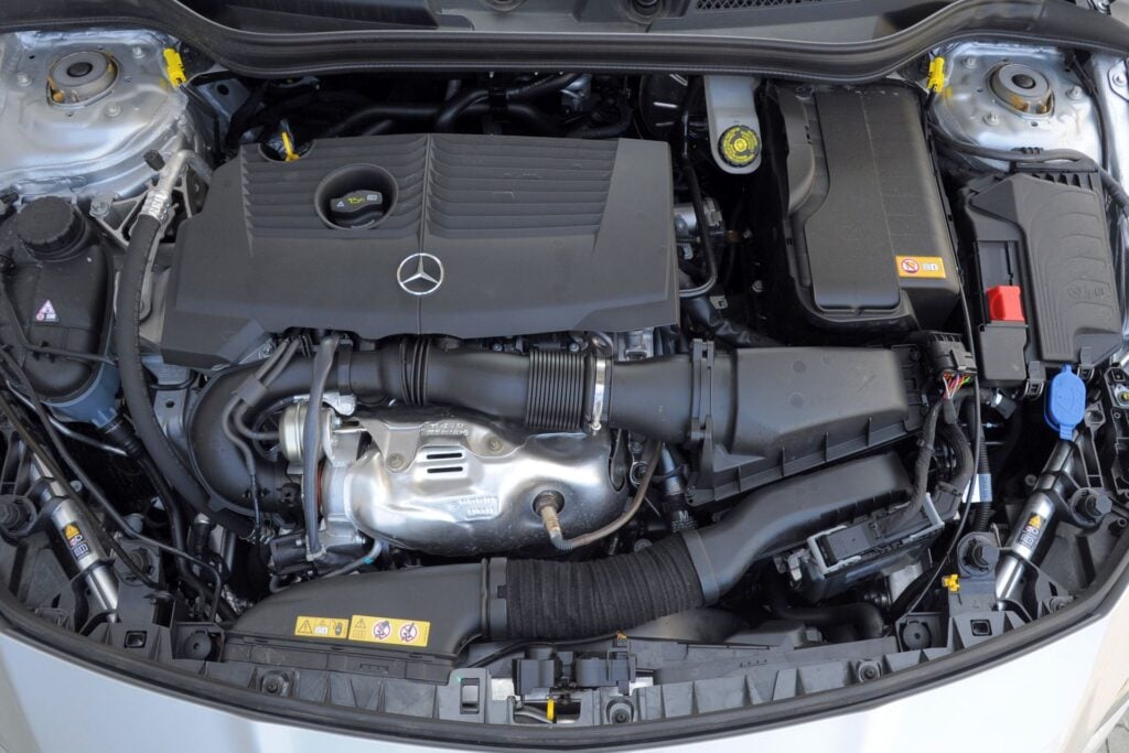 Mercedes CLA I silnik