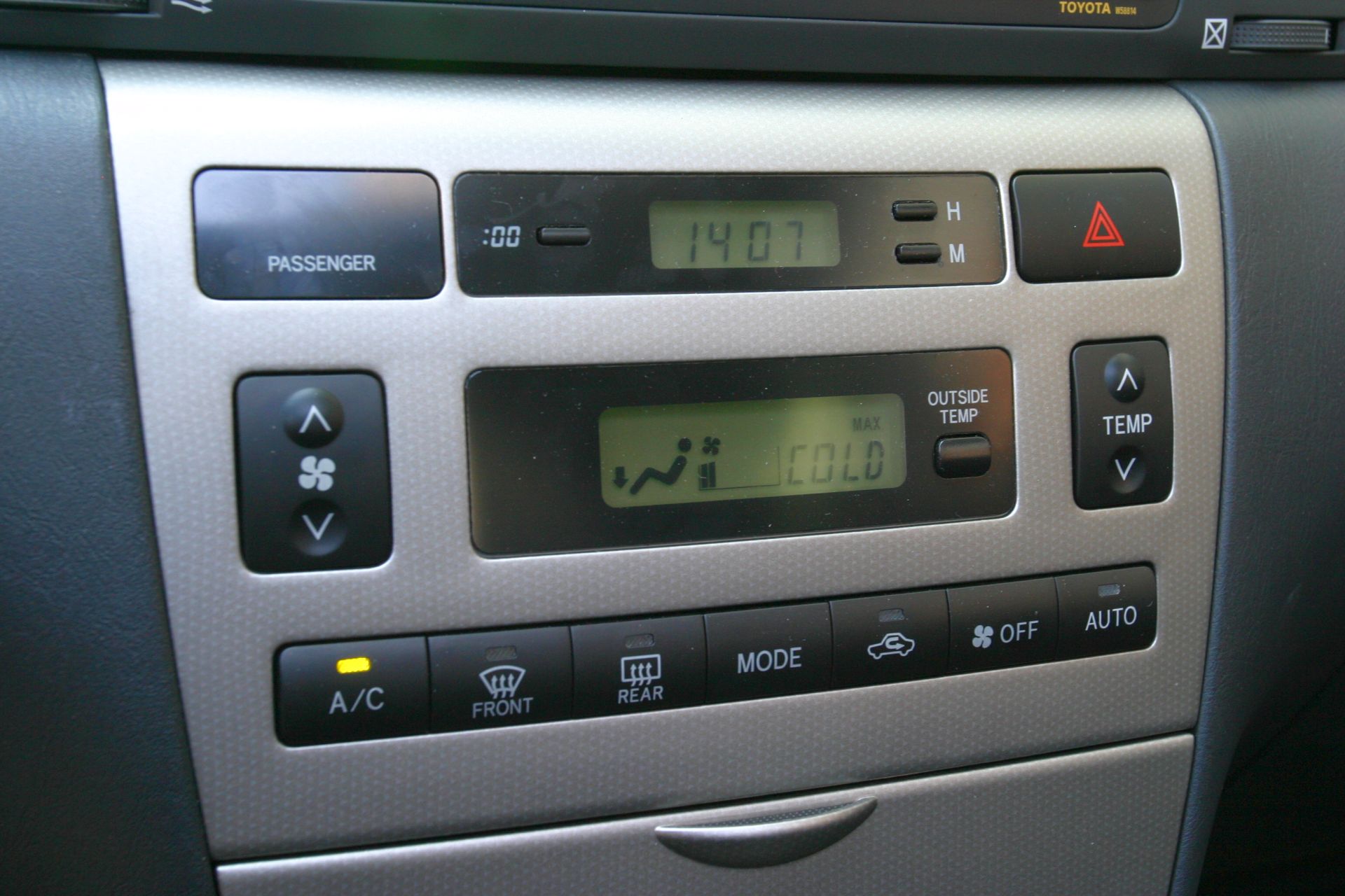 Toyota Corolla IX panel klimatyzacji