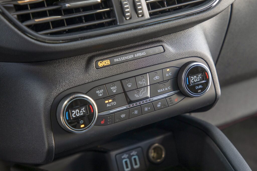 Ford Kuga III panel klimatyzacji