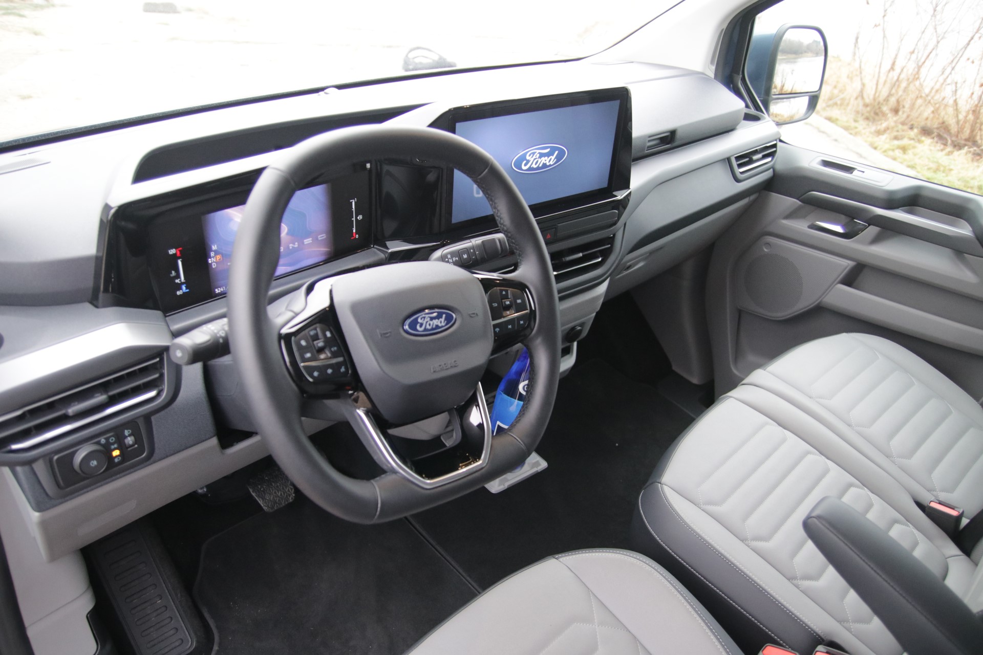 Ford Tourneo Custom - wnetrze
