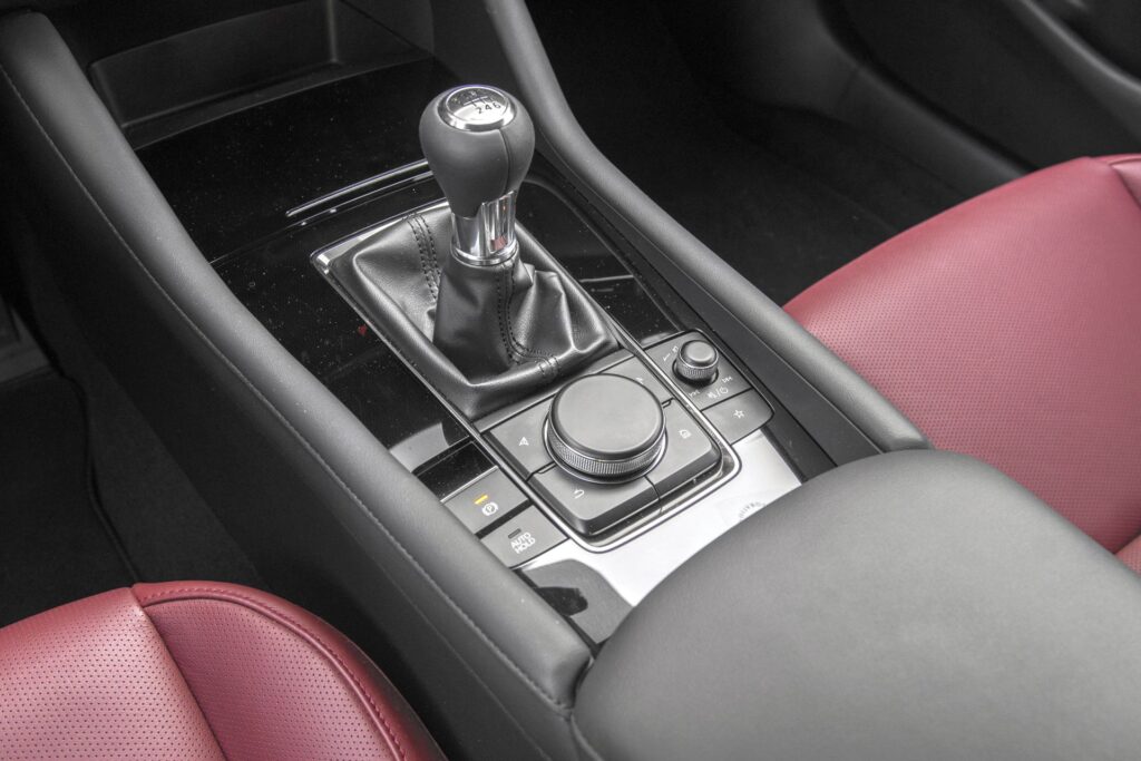 Mazda 3 IV panel centralny