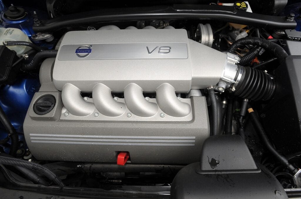 Volvo XC90 I 4.4 V8