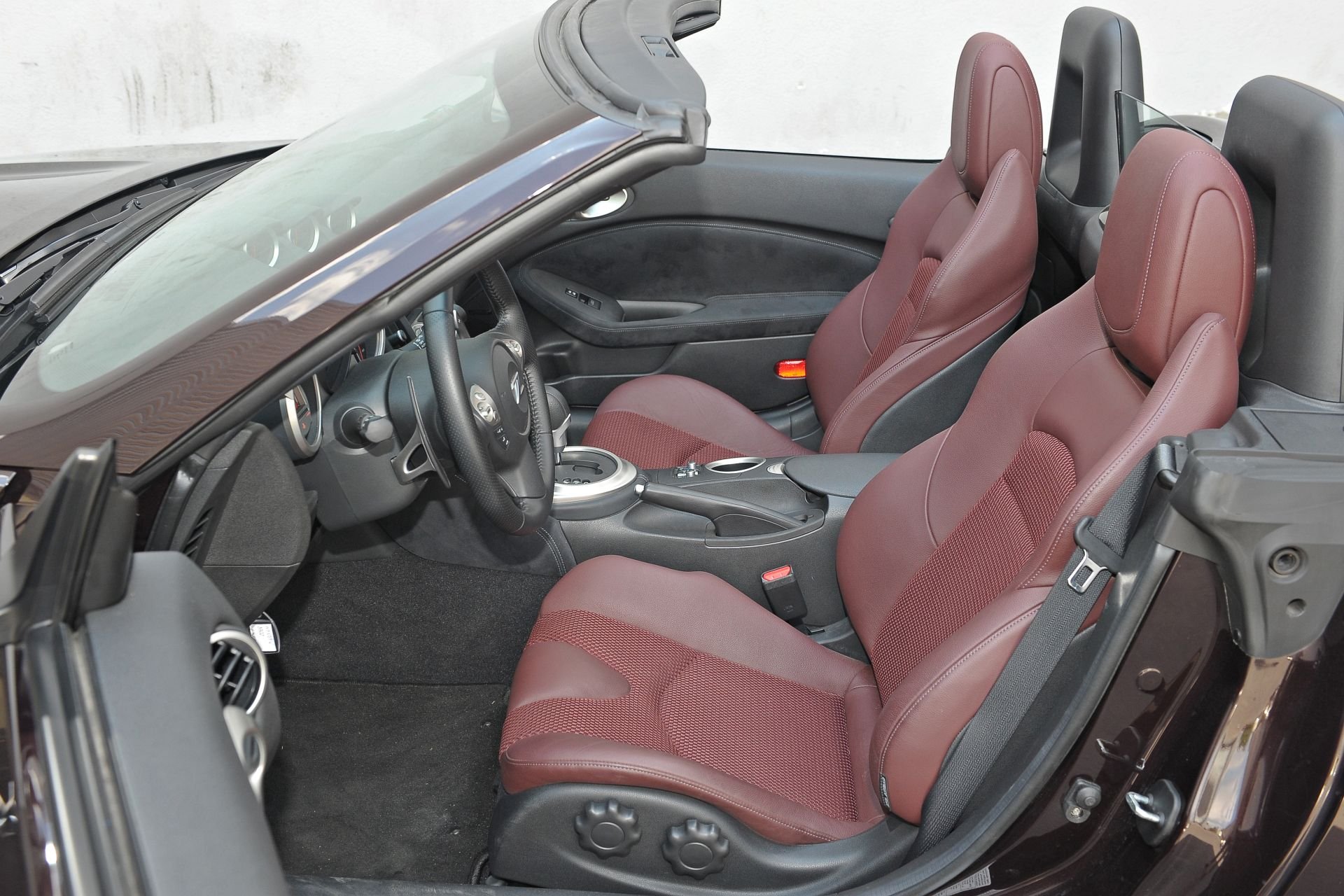 Nissan 370Z - fotele przednie