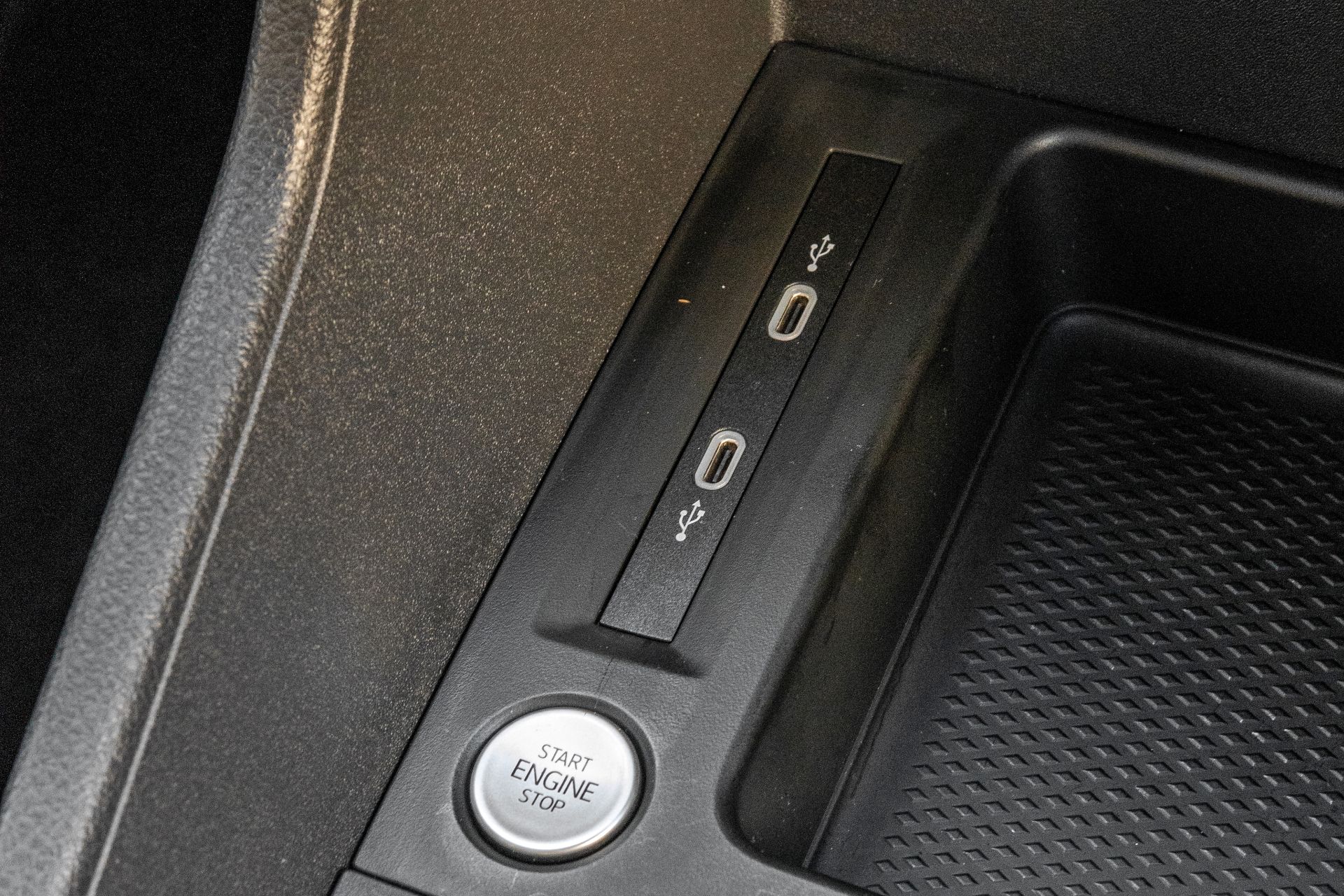 VW Caddy - porty USB-C