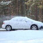 Czy trzeba usuwac snieg z dachu - przepisy mandat