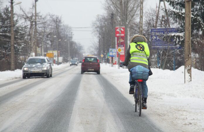 Czy zima wolno jezdzic rowerem po ulicy