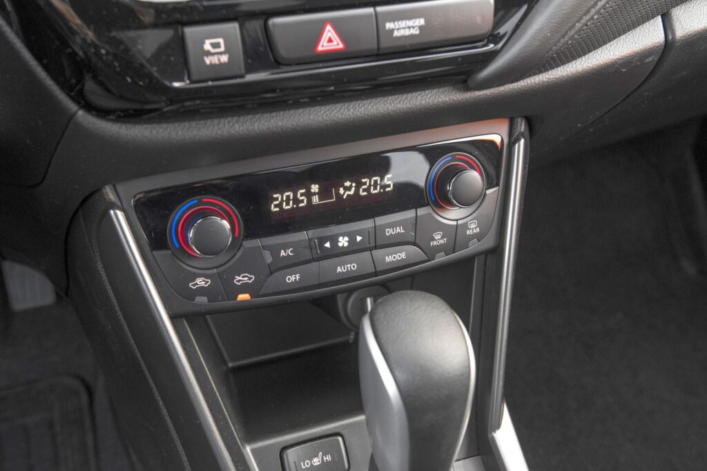 Suzuki S-Cross panel klimatyzacji
