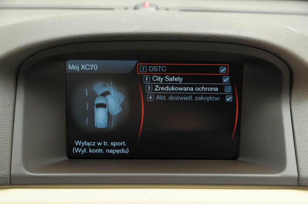 Volvo XC70 II ekran