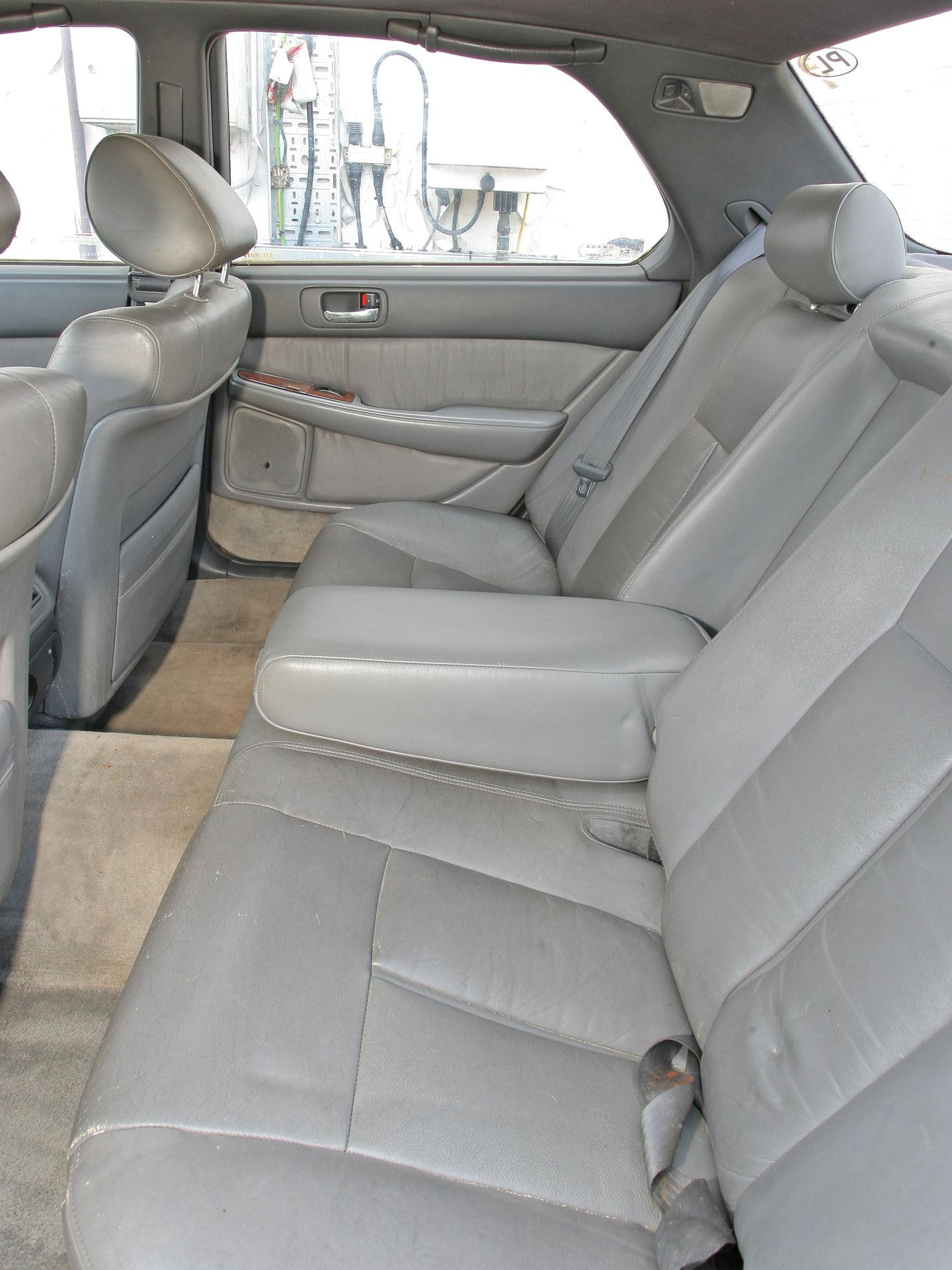 Lexus LS 400 - tylna kanapa