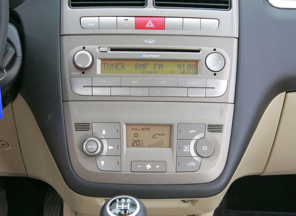 Fiat Lineo panel klimatyzacji