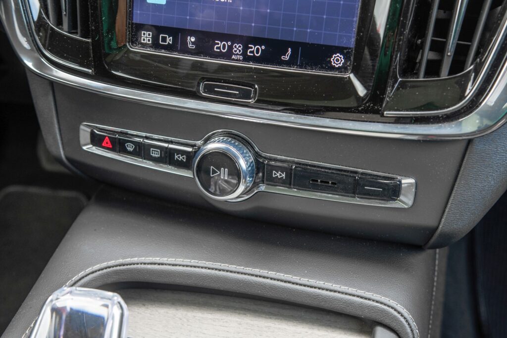 Volvo V90 panel przycisków