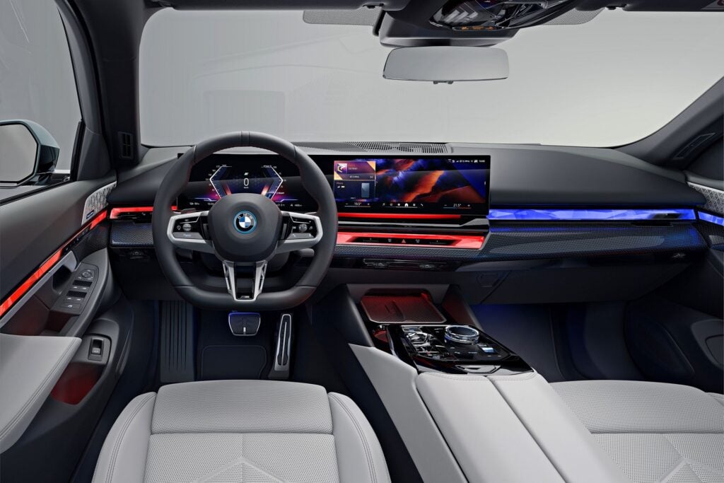 BMW serii 5 Touring - deska rozdzielcza
