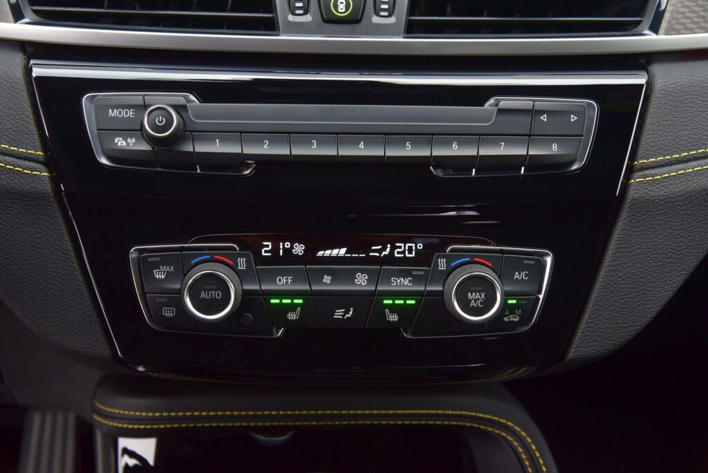 BMW X2 F39 panel klimatyzacji