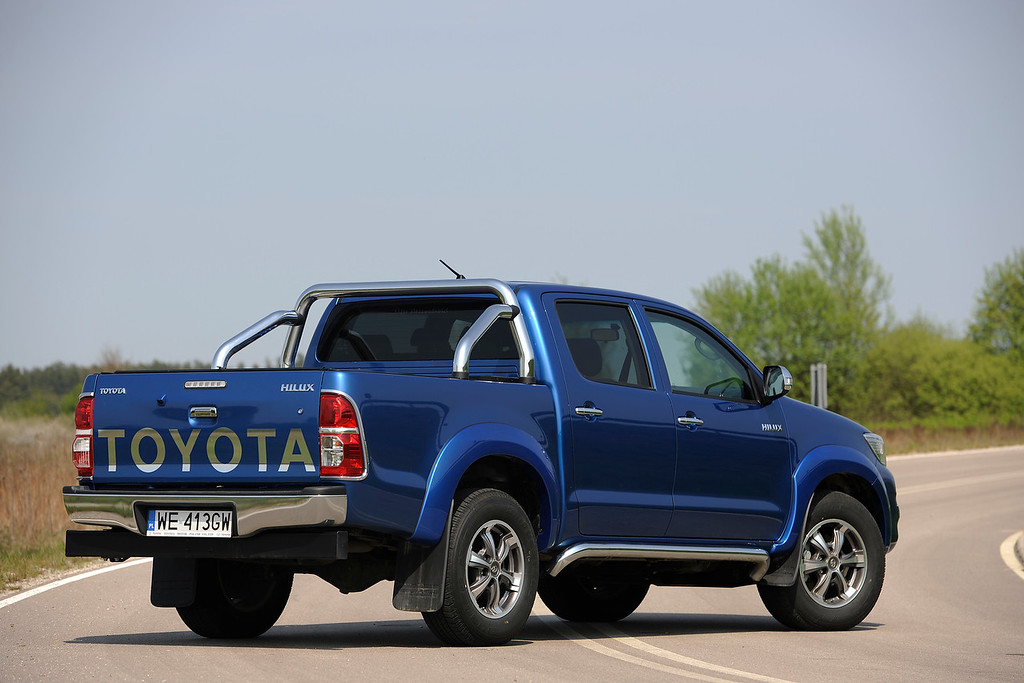 Toyota Hilux VII 2005–2015 - żarówki tył