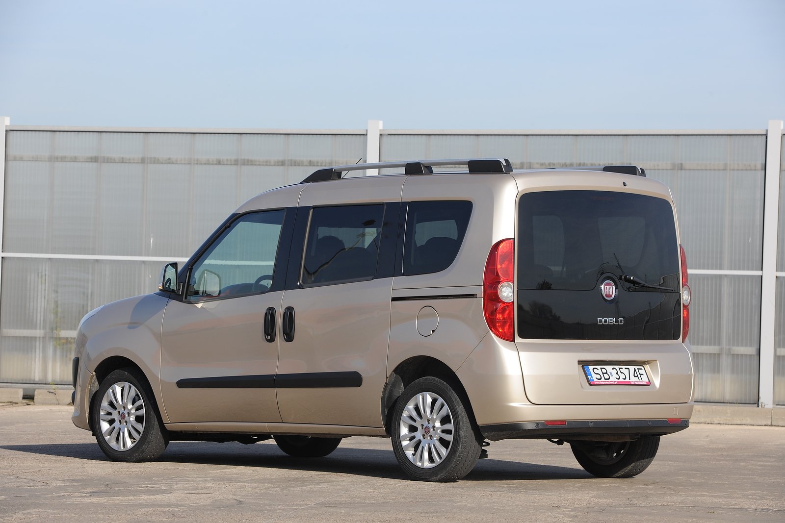 Fiat Doblo II 2010–2022 - żarówki tył