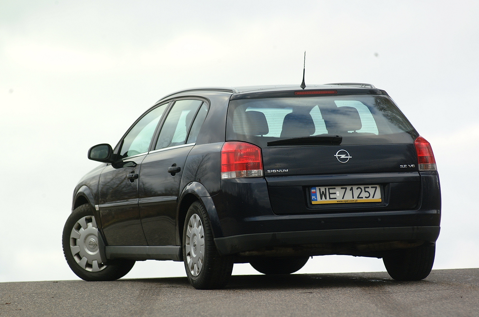 Opel Signum (ksenon) 2003–2008 - żarówki tył
