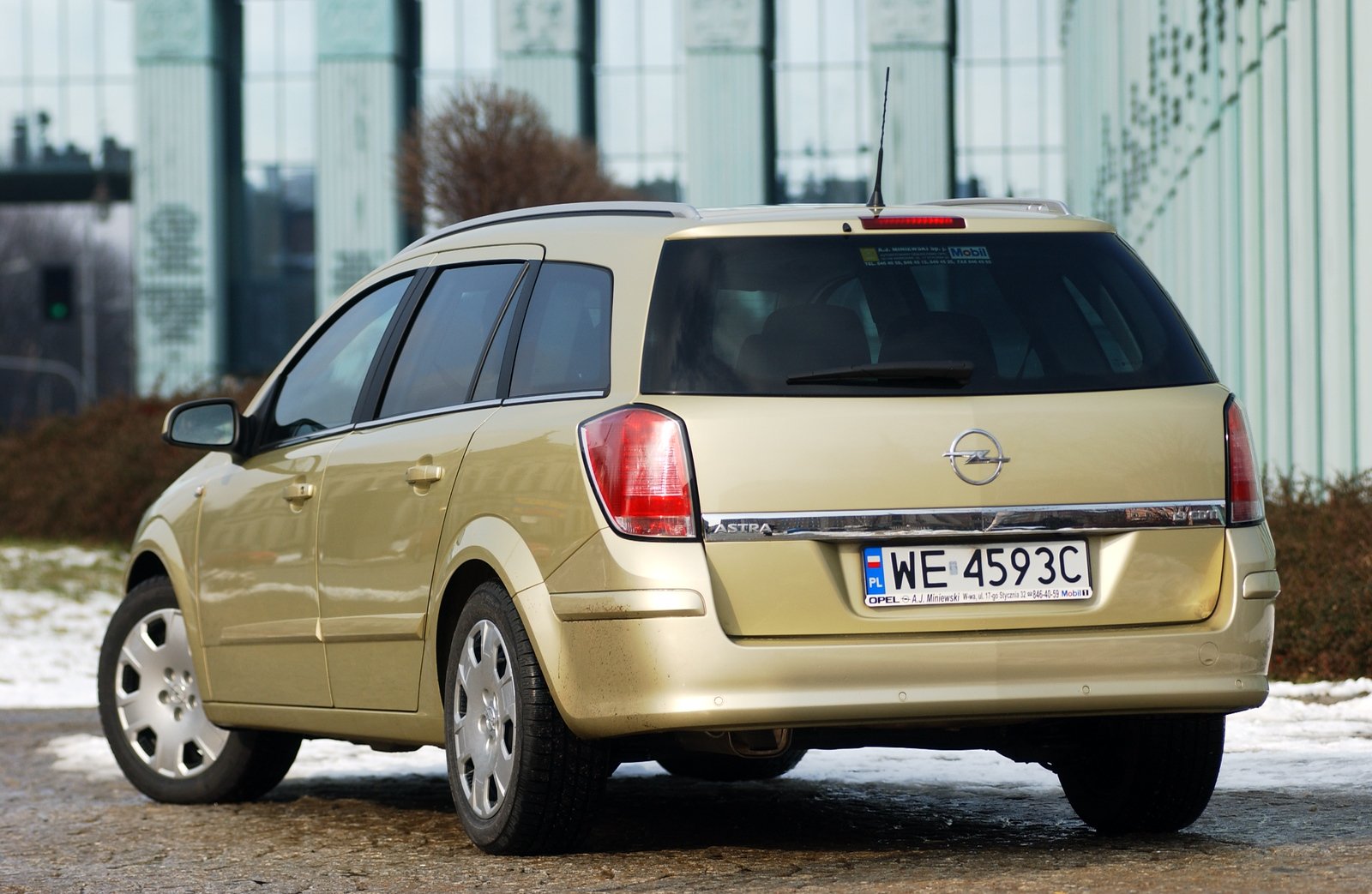 Opel Astra H Kombi 2004–2014 - żarówki tył