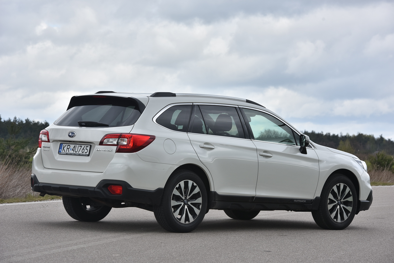 Subaru Outback V 2015–2021 - żarówki tył