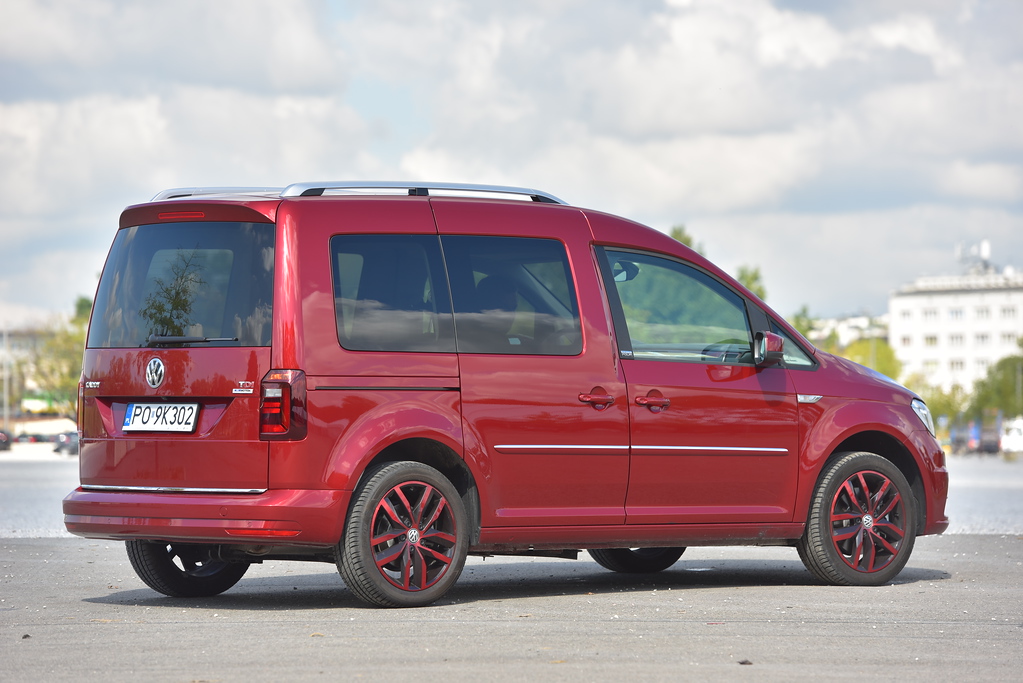 Volkswagen Caddy IV Van 2015–2020 - żarówki tył