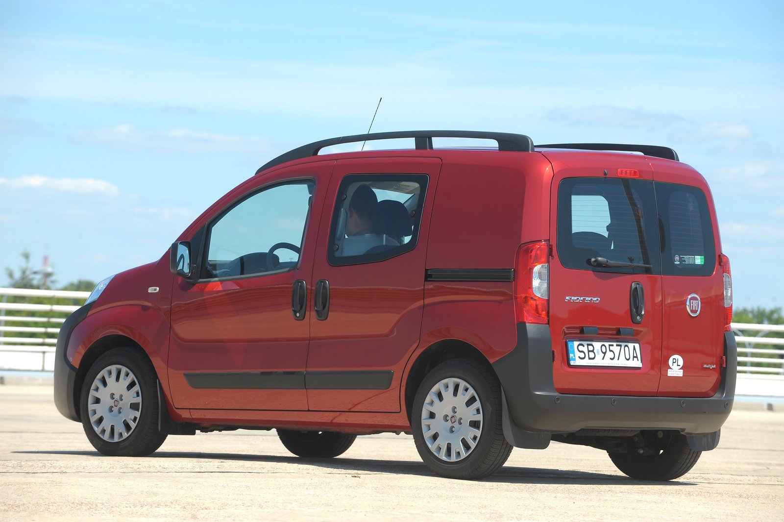 Fiat Fiorino III 2008–2020 - żarówki tył