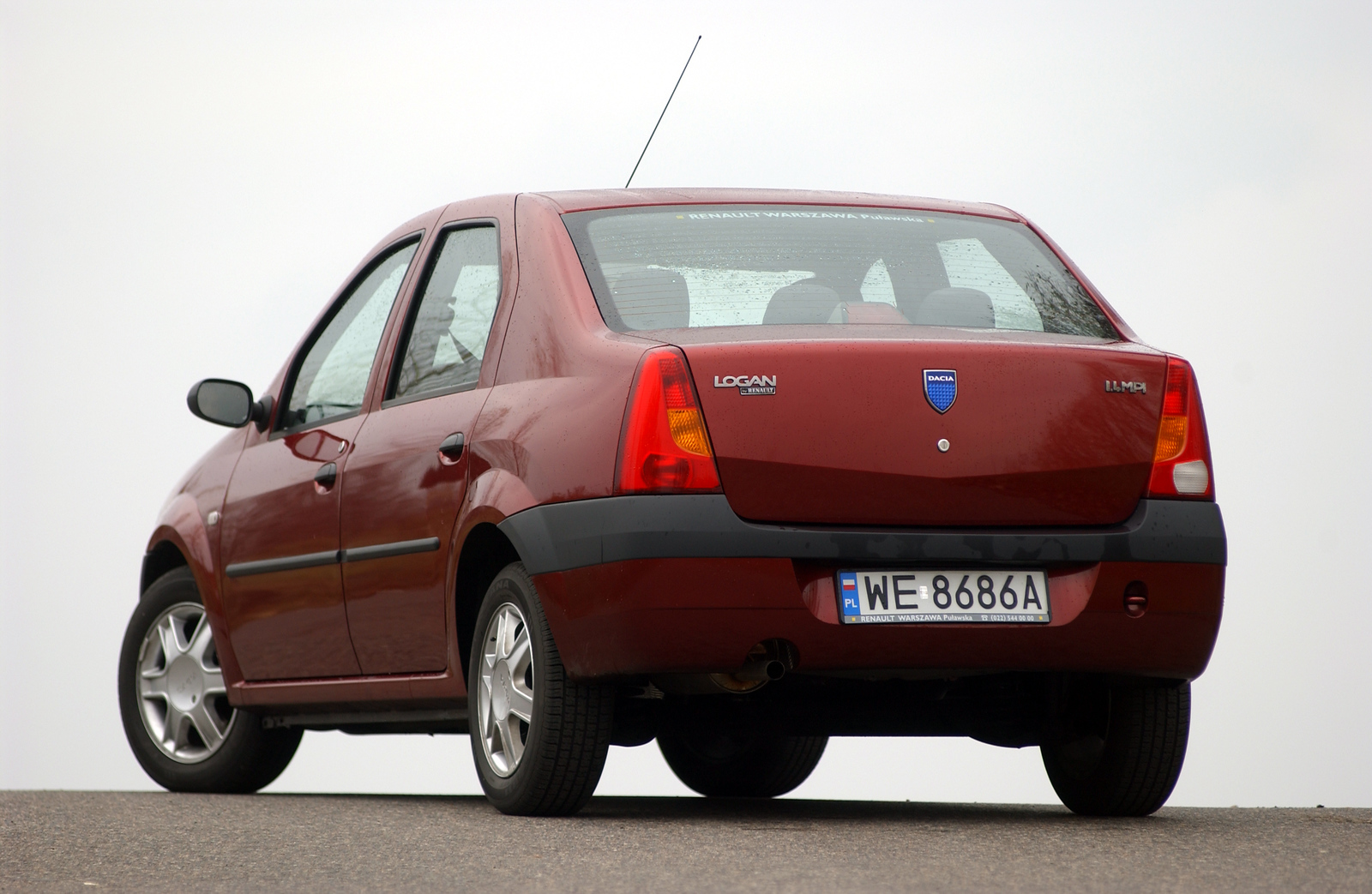 Dacia Logan 2004–2012 - żarówki tył