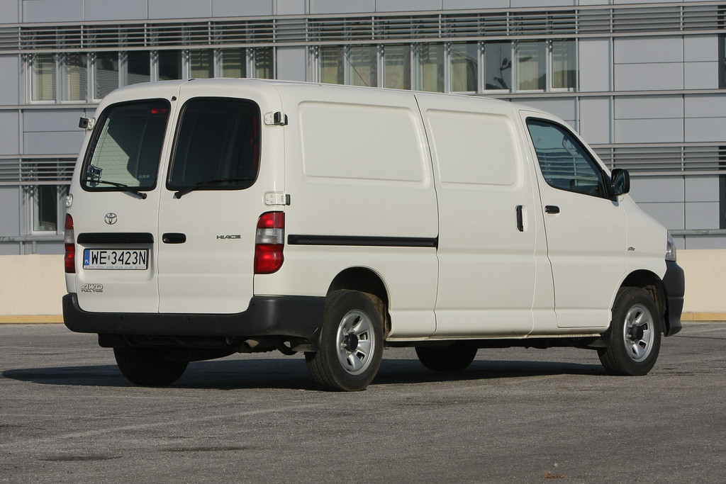 Toyota Hiace FL 2006–2012 - żarówki tył