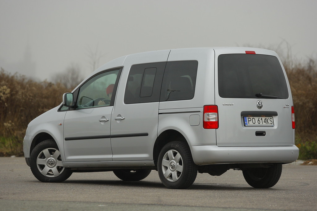 Volkswagen Caddy III 2004–2010 - żarówki tył
