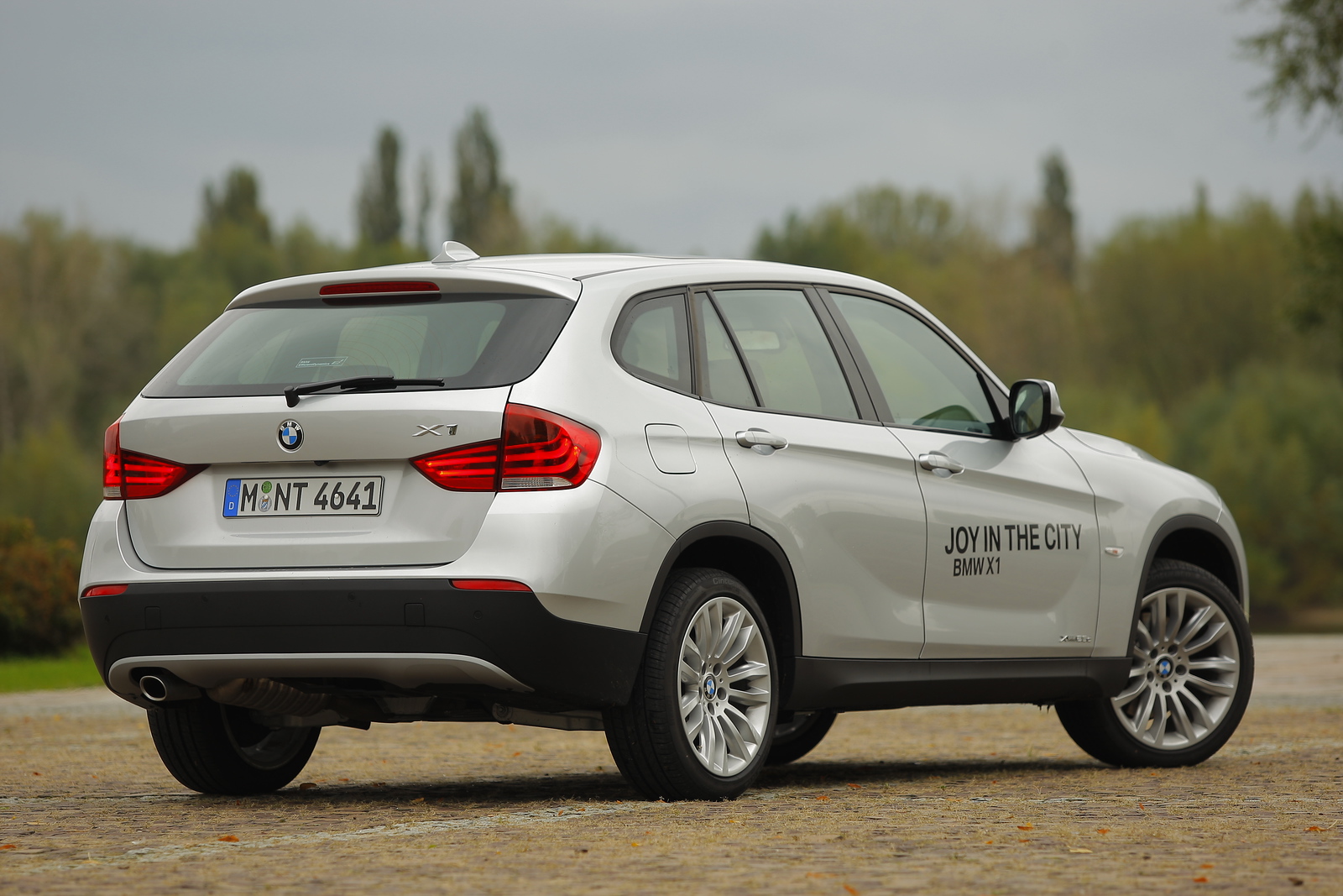 BMW X1 E84 (ksenon) 2009–2015 - żarówki tył
