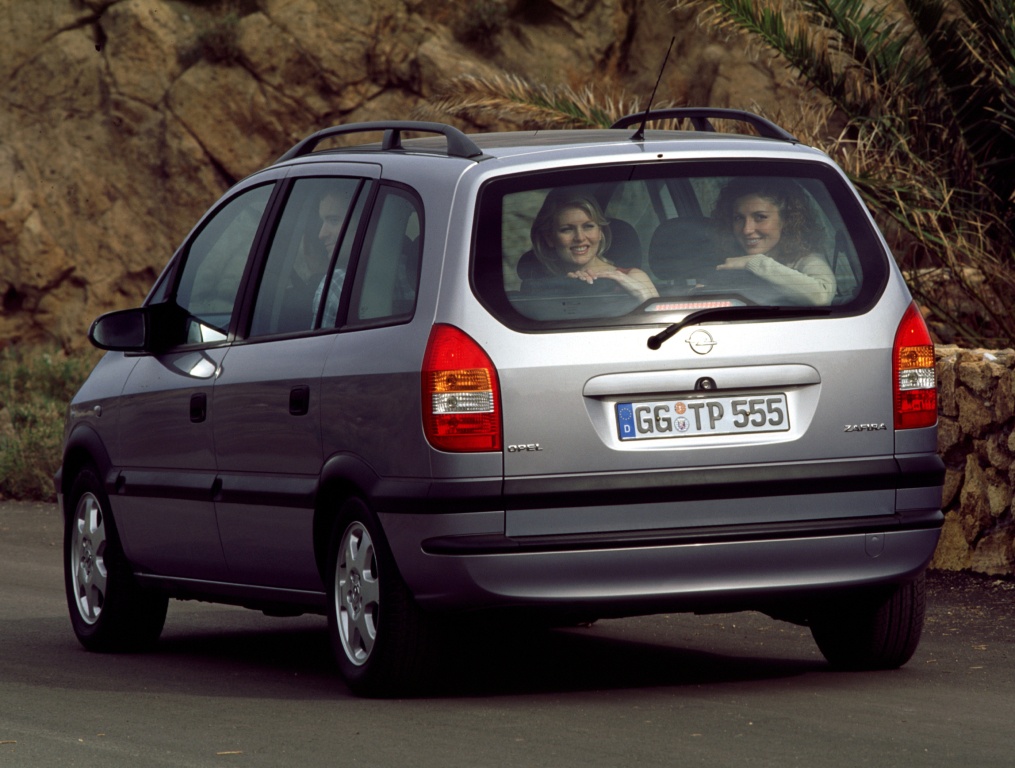 Opel Zafira A 1999–2005 - żarówki tył