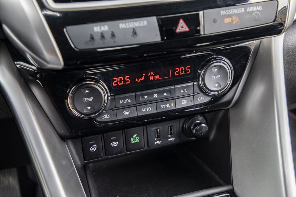 Mitsubishi Eclipse Cross panel klimatyzacji