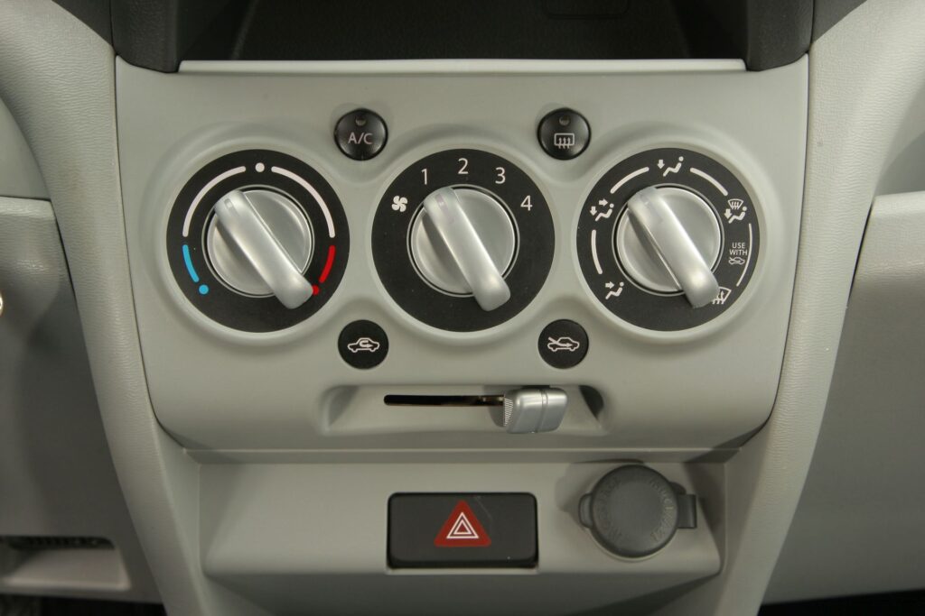 Suzuki Alto VII panel klimatyzacji